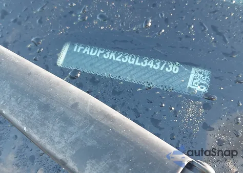 2016 Ford Focus Se z USA, uszkodzony, nr VIN 1FADP3K23GL343736